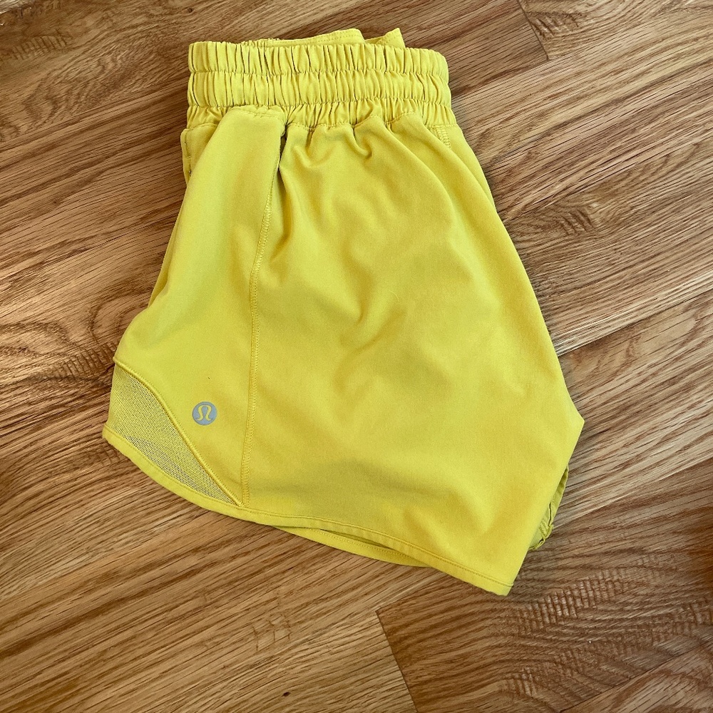 Lululemon Hotty Hot 4” Size 2